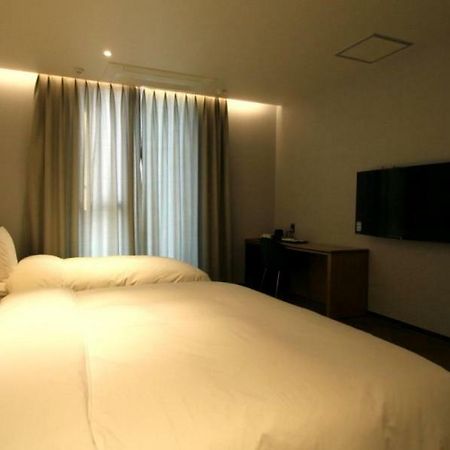 Perfect Hotel Gimhae Esterno foto