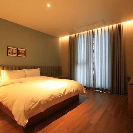 Perfect Hotel Gimhae Esterno foto