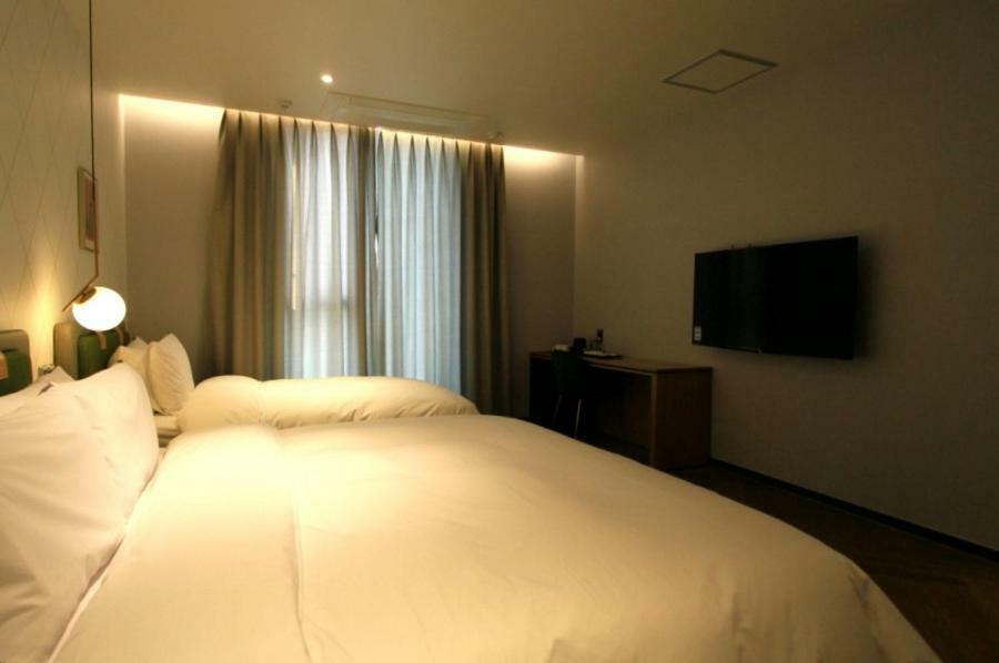 Perfect Hotel Gimhae Esterno foto