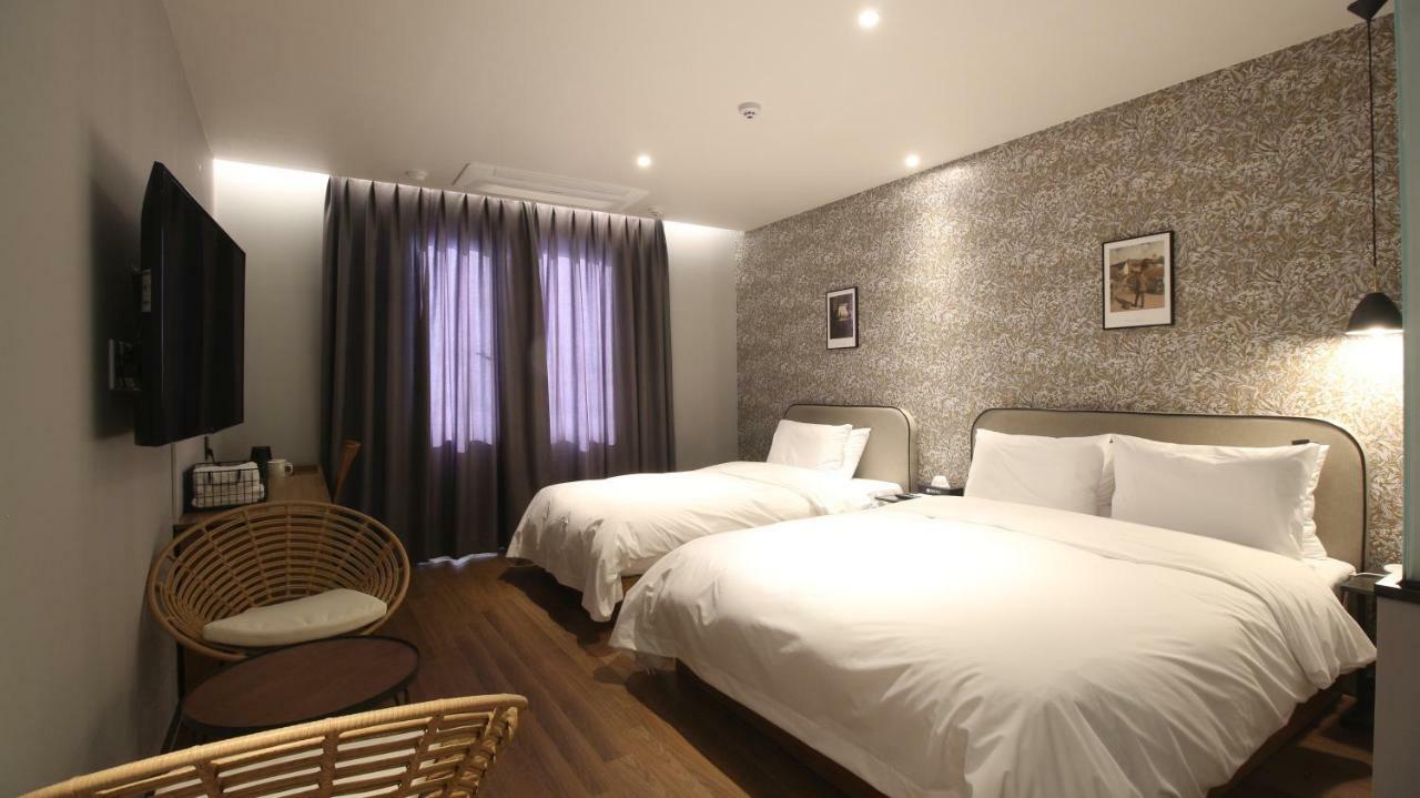 Perfect Hotel Gimhae Esterno foto